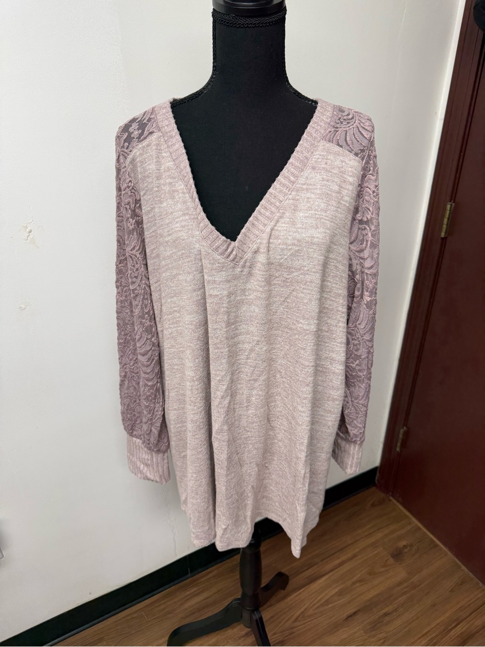Torrid V-Neck Knit Tunic with Lace Sleeves - Dusty Mauve Size 3